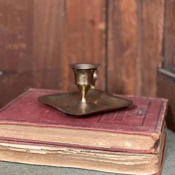 Vintage Brass Finger Loop Chamberstick - Picture 3 of 14
